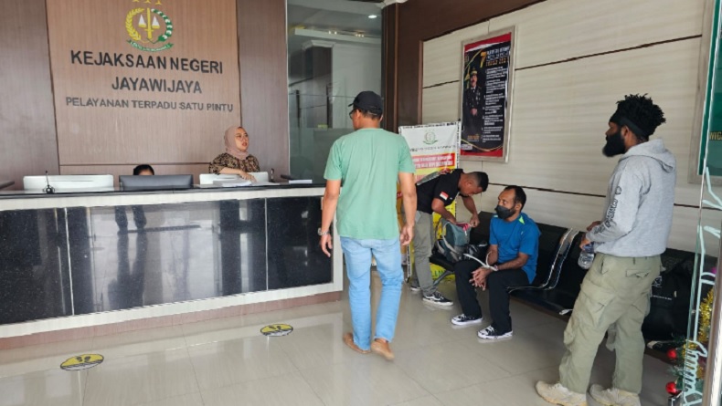 Satreskrim Polres Nduga Serahkan Anak Buah Pemimpin KKB Egianus Kogoya ke Kejari Wamena