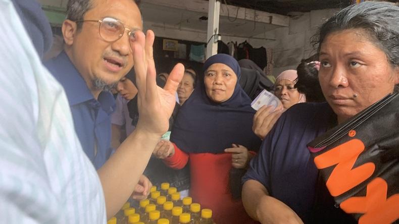 Ustaz Yusuf Mansur dan Wahyu Nur Iman Gelar Pasar Murah di Pasar Rebo Jaktim
