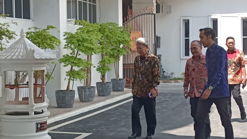 Deputi Hukum TPN Ganjar-Mahfud Datangi Kantor KPU, Ada Apa?