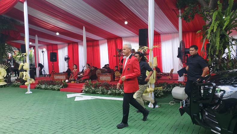 Ganjar Pranowo Hadiri HUT ke-51 PDIP di Sekolah Partai