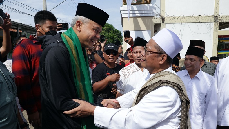 Ganjar Sowan ke Ponpes Ma'hadut Tholabah Tegal, Komitmen Jalankan UU Pesantren