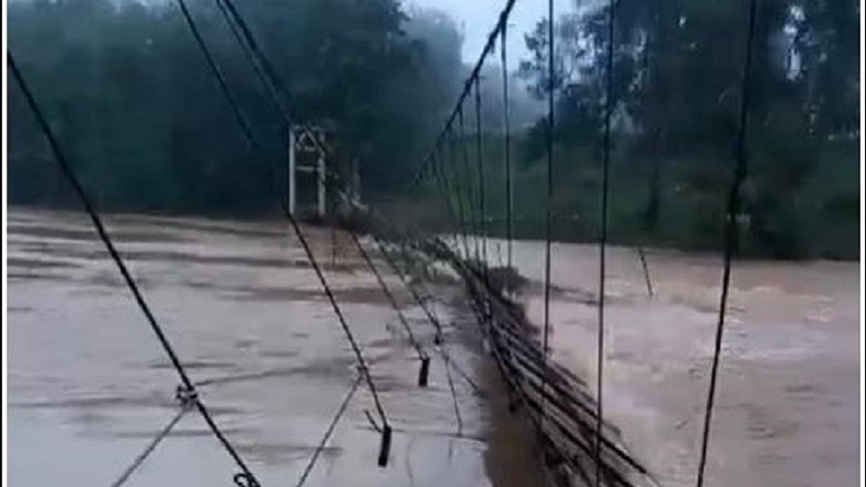 Banjir di Muratara, 2 Jembatan Gantung Putus Diterjang Arus Sungai Rawas