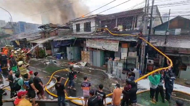 Kebakaran Hanguskan Ruko di Saharjo, Pedagang Terpaksa Jualan Online