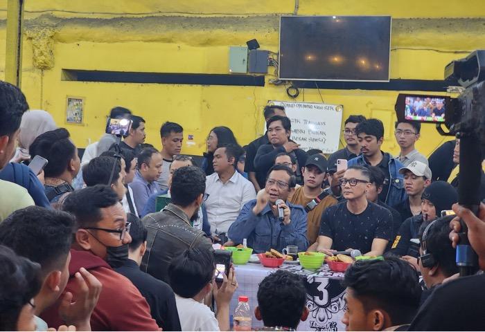 Mahfud MD Dukung Bisnis UMKM dengan Akses Internet Gratis di Setiap Warkop   