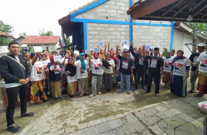 Galar Bazar Sembako Murah, Nelayan Ganjar Sosialisasikan Program KTP Sakti Ganjar-Mahfud ke Warga Karawang