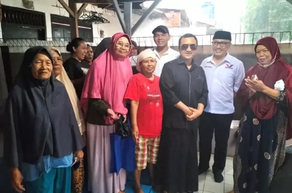 Warga Cilangkap Bersyukur Ada Bazar Minyak Goreng Murah dari Perindo