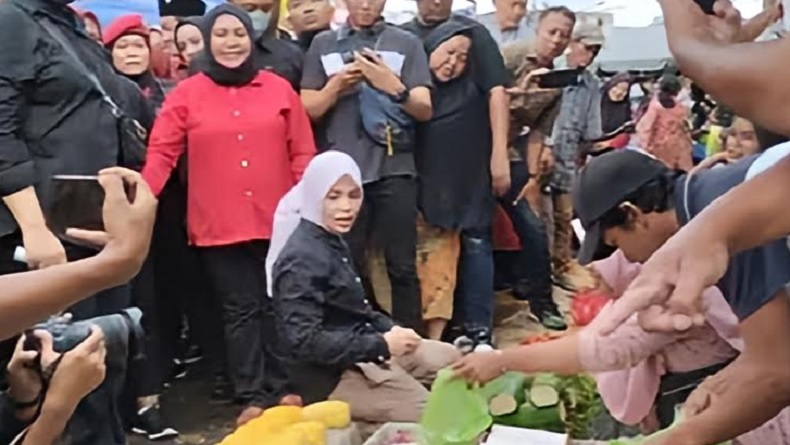 Pedagang Terkejut Lihat Siti Atikoh Tiba di Pasar 26 Ilir Palembang