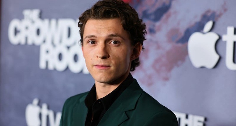 Dirumorkan Berpisah, Bintang Spiderman Tom Holland Bantah Putus dengan Kekasih 