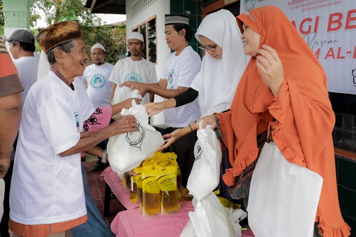 Gelar Bazar Tebus Murah, Tuan Guru Sahabat Ganjar Sumut Sosialisasikan Program Unggulan Ganjar-Mahfud
