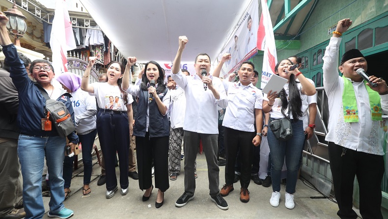 Begini Keseruan Nyanyi Bareng Mars Perindo Bersama Penciptanya