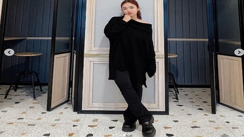 Selebgram Almira Vania Ngaku Suka Naik Kendaraan Umum di Jakarta, Ternyata Ini Alasannya