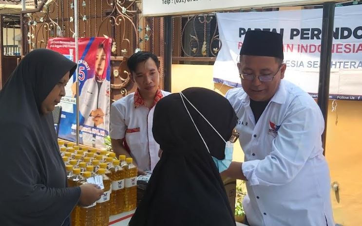Caleg Perindo Badaruddin Sebut Warga Surabaya Senang Ada Bazar Minyak Goreng