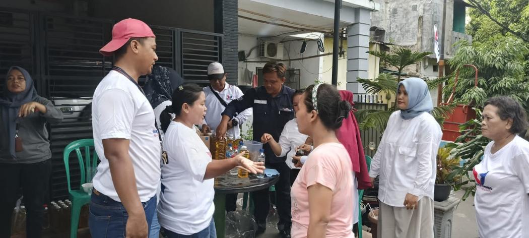 Caleg Partai Perindo Dian Mirza Gelar Bazar Minyak Goreng Murah dan Senam Bersama