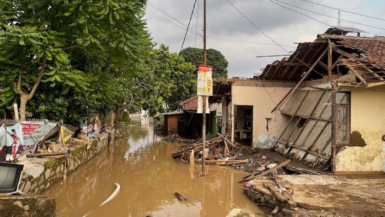 Dilanda Banjir-Longsor, Pemkab Bandung Tetapkan Siaga Darurat Bencana selama 14 Hari