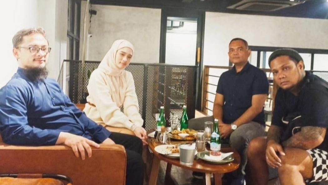 Inara Rusli Mohon Doa saat Unggah Foto Bareng Virgoun, Netizen: Jangan Rujuk Lagi