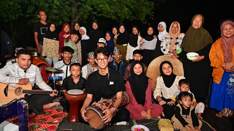 Alam Ganjar Sambangi Serang Banten, Kagumi Budaya Membaca Warga Kampung Pekijing