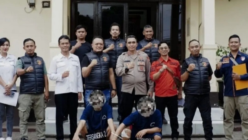 Brutal, Ayah dan Anak Bacok Preman Taubat di Bandung gegara Dendam