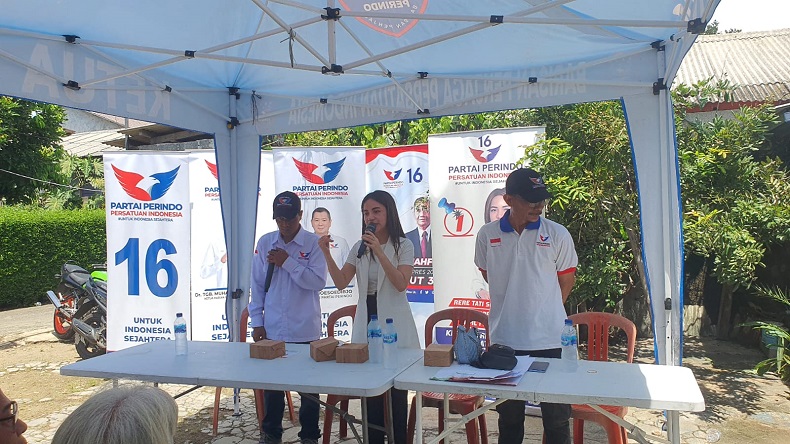 Caleg Rere Tati Terus Sosialisasikan Ganjar-Mahfud dan Partai Perindo di Depok