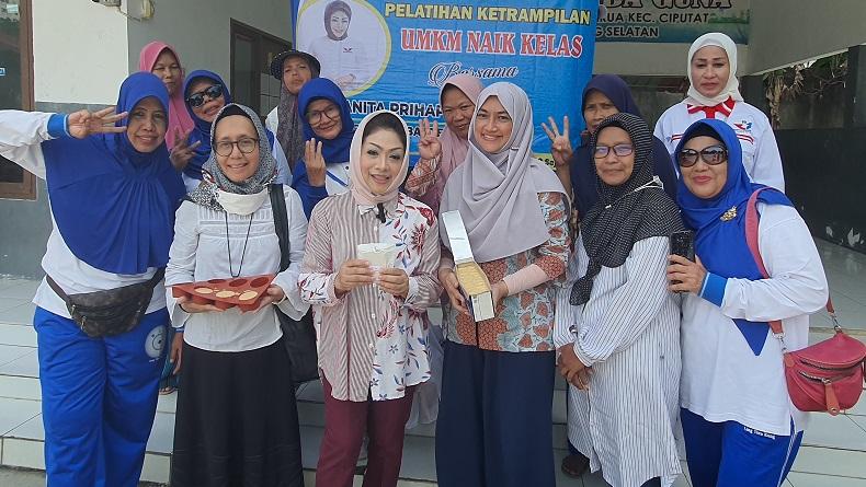 Caleg Perindo Dyah Anita Gelar Pelatihan Pembuatan Sabun di Ciputat, Berdayakan Emak-emak