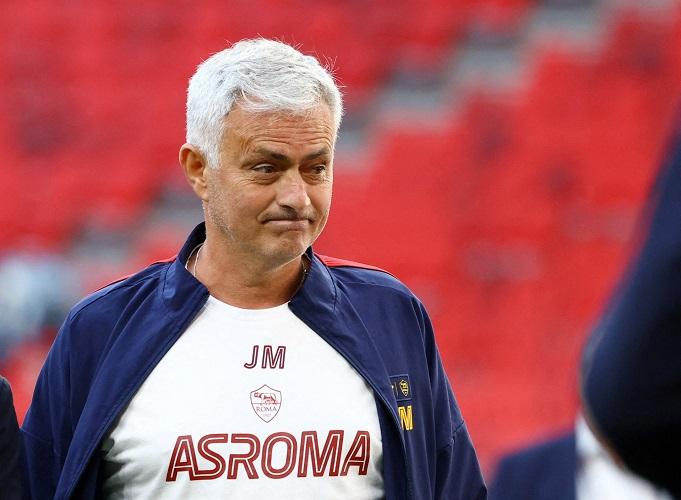 Dipecat AS Roma, Jose Mourinho Kirim Pesan Menyentuh, Isinya Bikin Merinding!
