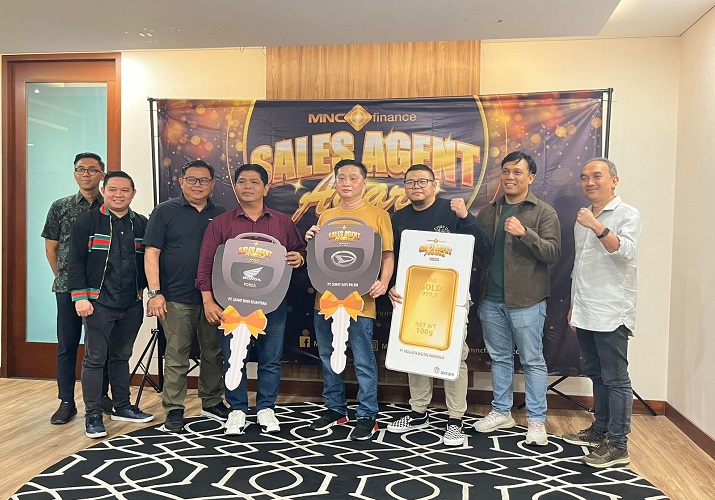 MNC Finance Beri Penghargaan kepada 3 Top Elite Sales Agent 2023