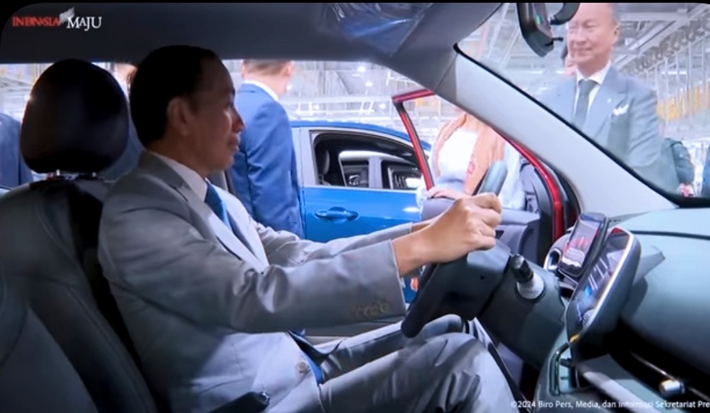 Masuk Indonesia, Jokowi Jamin Permudah Proses Investasi VinFast