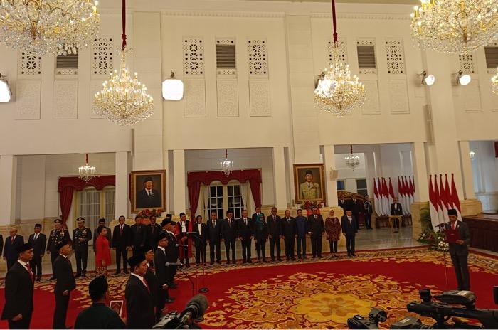 Jokowi Resmi Lantik 9 Anggota KPPU, Ini Daftar Namanya