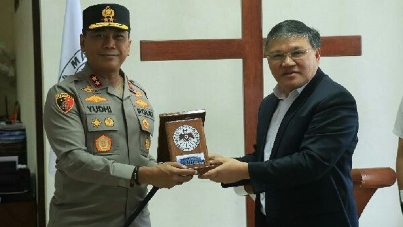 Silaturahmi ke Sinode GMIM, Kapolda Sulut: Terima Kasih Banyak Polisi Jadi Pelsus
