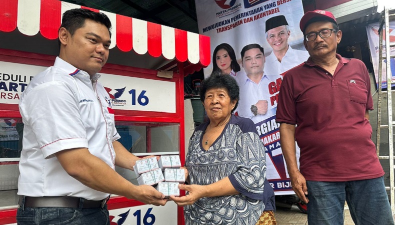 Pedagang Nasi Uduk di Jakbar Senang Dapat Gerobak Perindo: Sangat Membantu Saya
