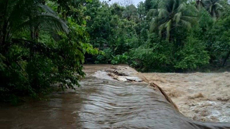 Jembatan Terendam Luapan Sungai, Warga Gunungkidul Terisolasi hingga Tak Bisa ke Rumah Sakit
