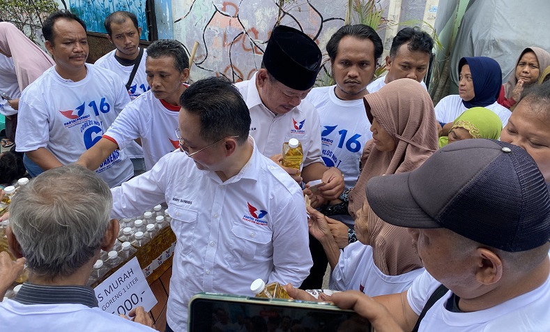 Warga Sunter Merasa Terbantu dengan Bazar Minyak Goreng Murah Partai Perindo