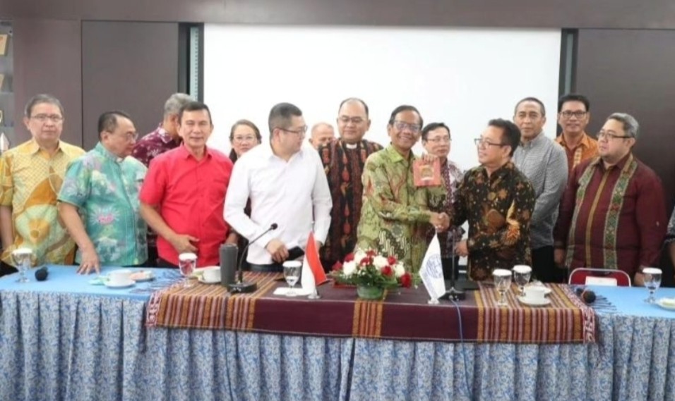 Hary Tanoesoedibjo  Dampingi Mahfud MD Temui Persekutuan Gereja-Gereja di Indonesia 