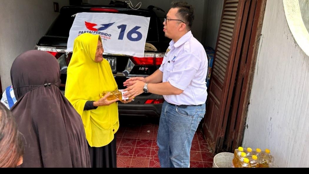 Caleg Perindo Gelar Bazar Murah di Cipayung, Auto Diserbu Warga 