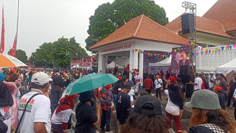Ini Makna Mubeng Beteng Relawan Ganjar-Mahfud di Alun-Alun Kidul Jogja