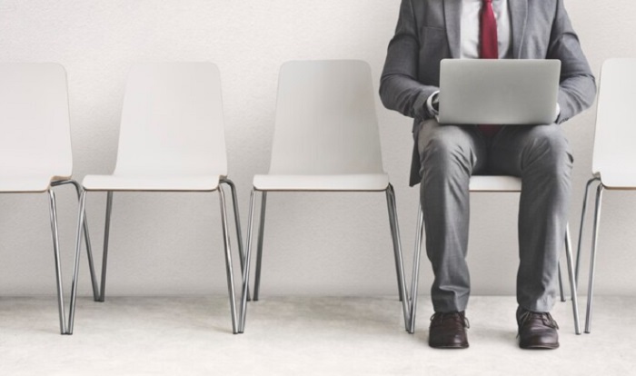 Airlangga Sebut Jumlah Pencari Kerja RI Naik, Setahun Ada 4 Juta Orang!