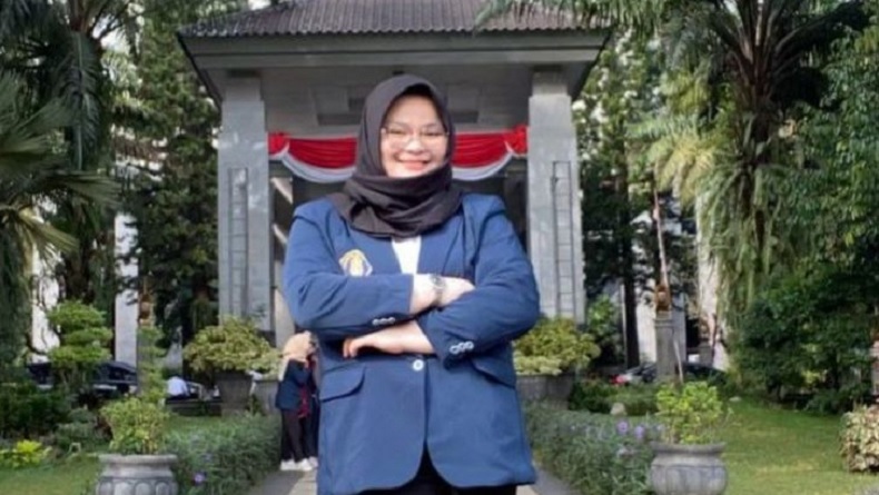 Kisah Inspiratif Syifa Khairunnisa, Wisudawan Termuda UB Kuliah di Usia 16 Tahun