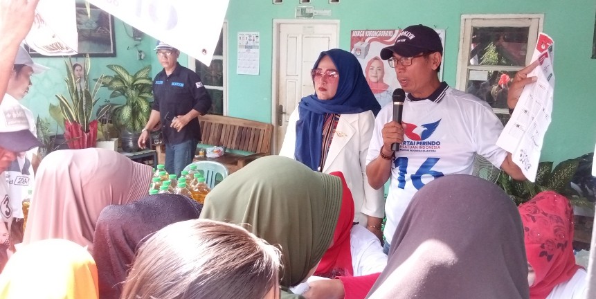 Caleg Partai Perindo Gelar Bazar Minyak Goreng Murah dan Sosialisasi APK di Bekasi