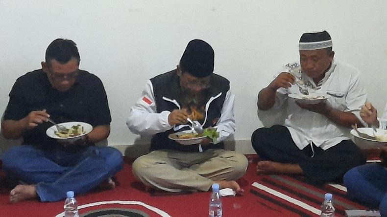 Momen Mahfud Makan Bareng Warga Lampung, Sebut Selera Makannya Balik Lagi