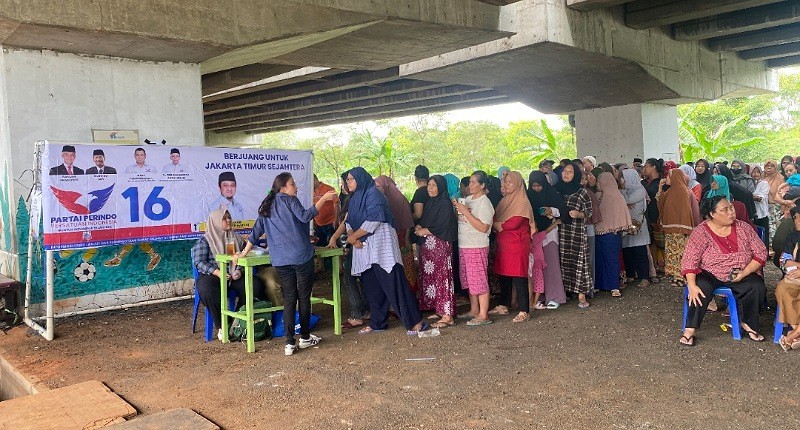 Warga Cipinang Melayu Apresiasi Partai Perindo, Dapat Bantuan Ambulans dan Minyak Murah 