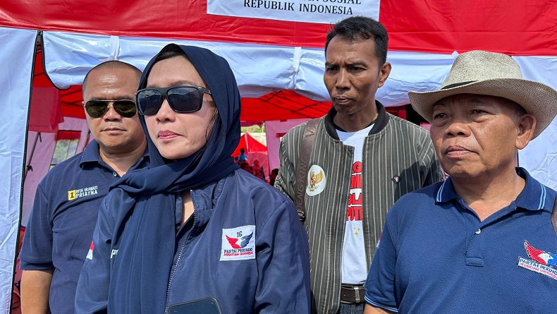 Kunjungi Korban Bencana Longsor di Sukabumi, Caleg Partai Perindo Salurkan Bantuan