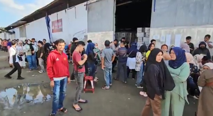 Gaji Pelipat Surat Suara di Medan Belum Dibayar, Ribuan Warga Demo Depan Kantor KPU