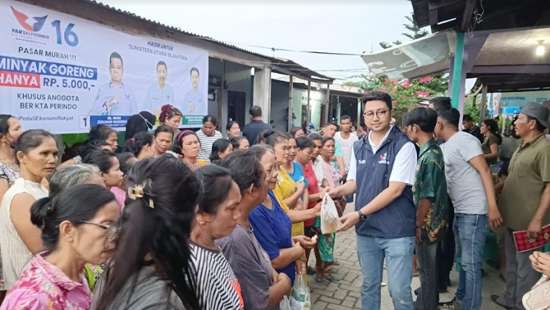 Caleg Perindo Tengku Muhammad Ryan Novandi Gelar Bazar Murah Minyak Goreng di 2 Lokasi