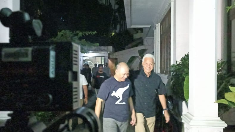 Ganjar Pranowo Sambangi Kediaman Prof Emil Salim di Patra Kuningan Jakarta