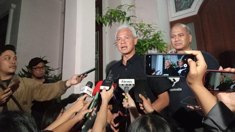 Ganjar Bertemu Emil Salim, Dititipi Pesan Perhatikan Indonesia Timur