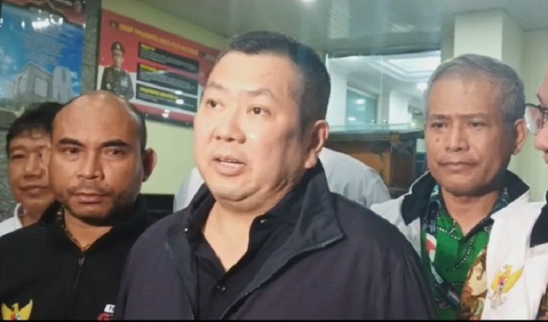 HT Beri Dukungan kepada Aiman: Kita Tahu Mana Benar, Mana Salah