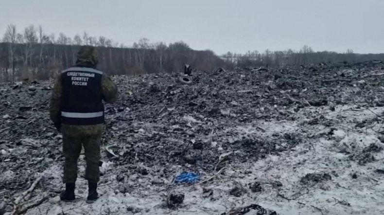 Pesawat Militer Rusia Ditembak Jatuh Ukraina, Putin: Saya Tak Tahu Disengaja atau Tidak