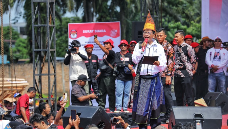 Mahfud Tegaskan Komitmen Tuntaskan Kredit Macet Petani dan Nelayan di Hadapan Warga Sumut