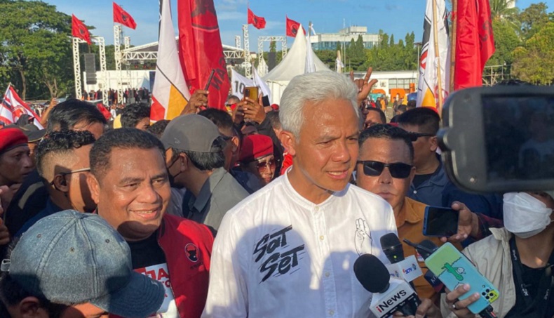 Jokowi Makan Bakso Bersama Prabowo, Ganjar: Itu Simbol Dukungan Presiden ke Mana