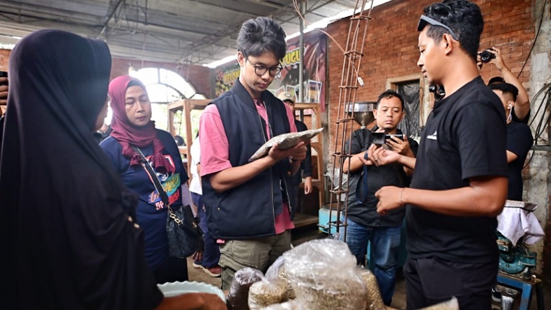 Kunjungi Mojokerto, Alam Ganjar Diskusi Bersama Petani Kopi dan Peternak