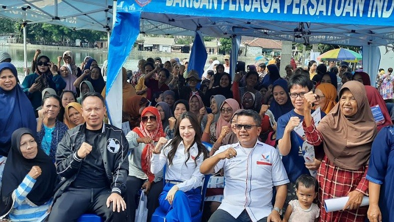 Vicky Prasetyo Blusukan ke Depok Bareng Partai Perindo, Sosialisasi Program Kacamata Baca Murah Lansia